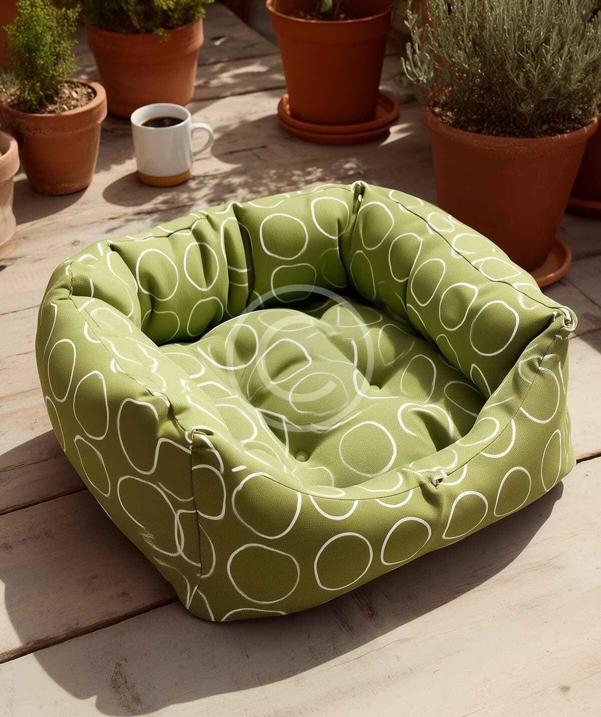 Green polka dot dog bed - Image 2
